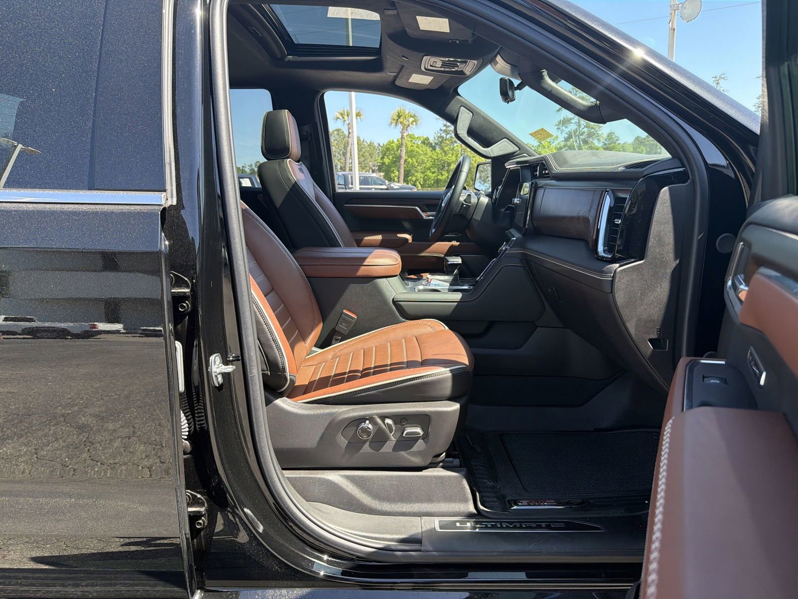 Used 2025 GMC Sierra 1500 Denali Ultimate image 41