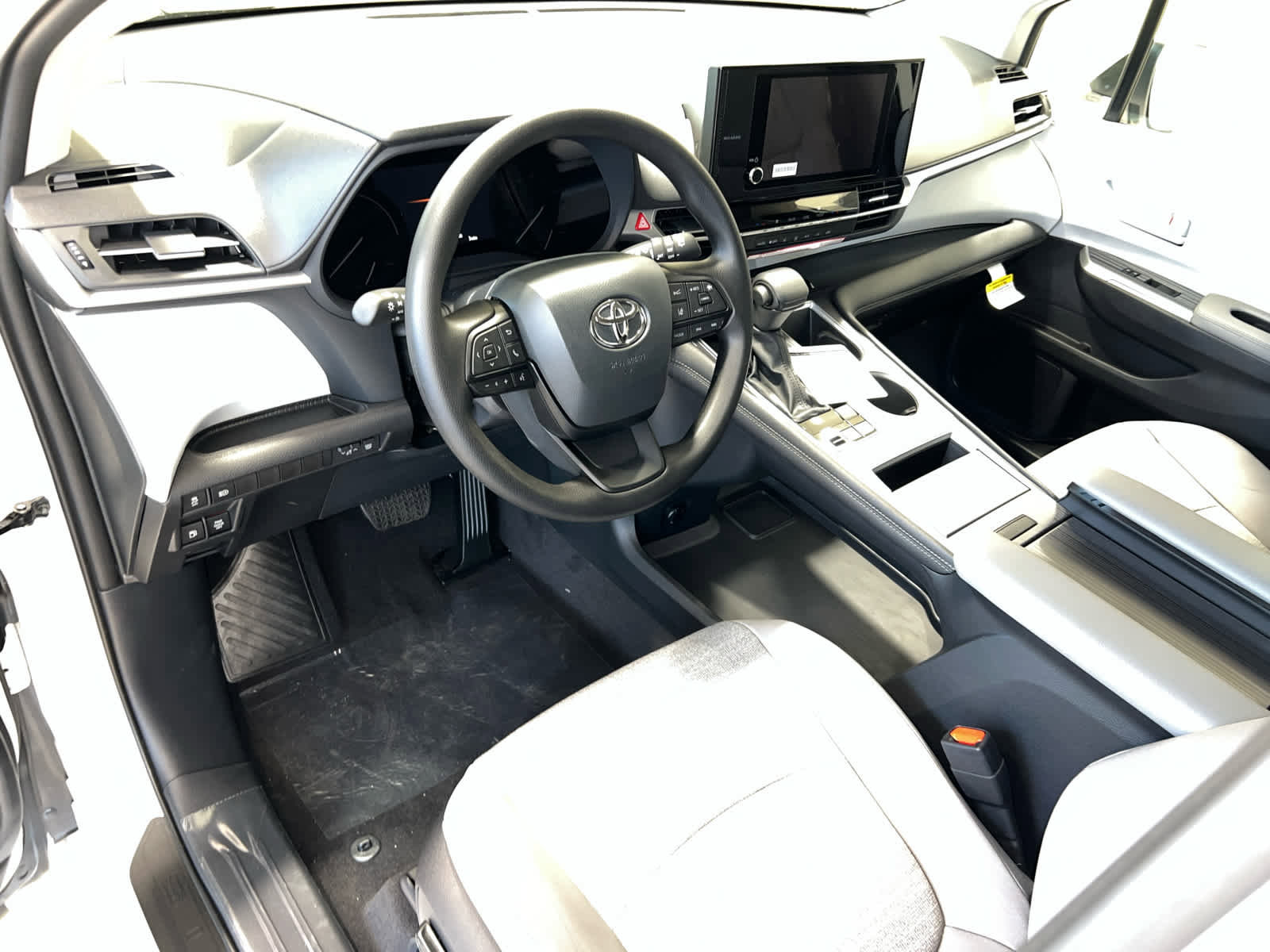 New 2026 Toyota Sienna LE FWD image 13