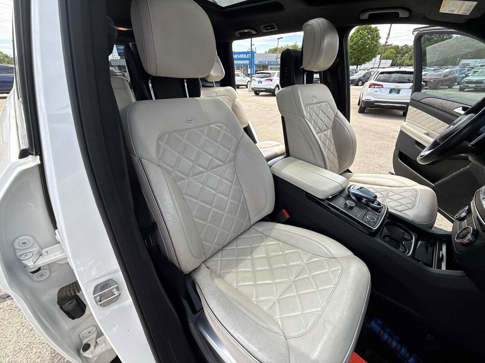 Used 2017 Mercedes-Benz GLS 550 4MATIC image 28