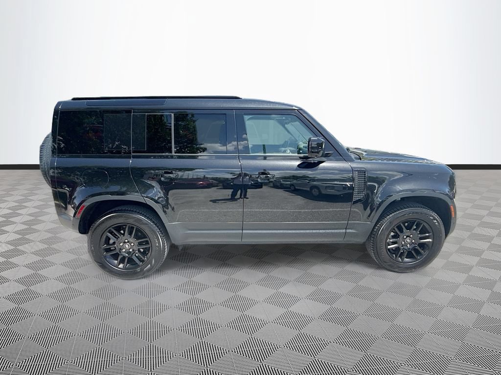 Used 2025 Land Rover Defender 110 S AWD/4WD image 9