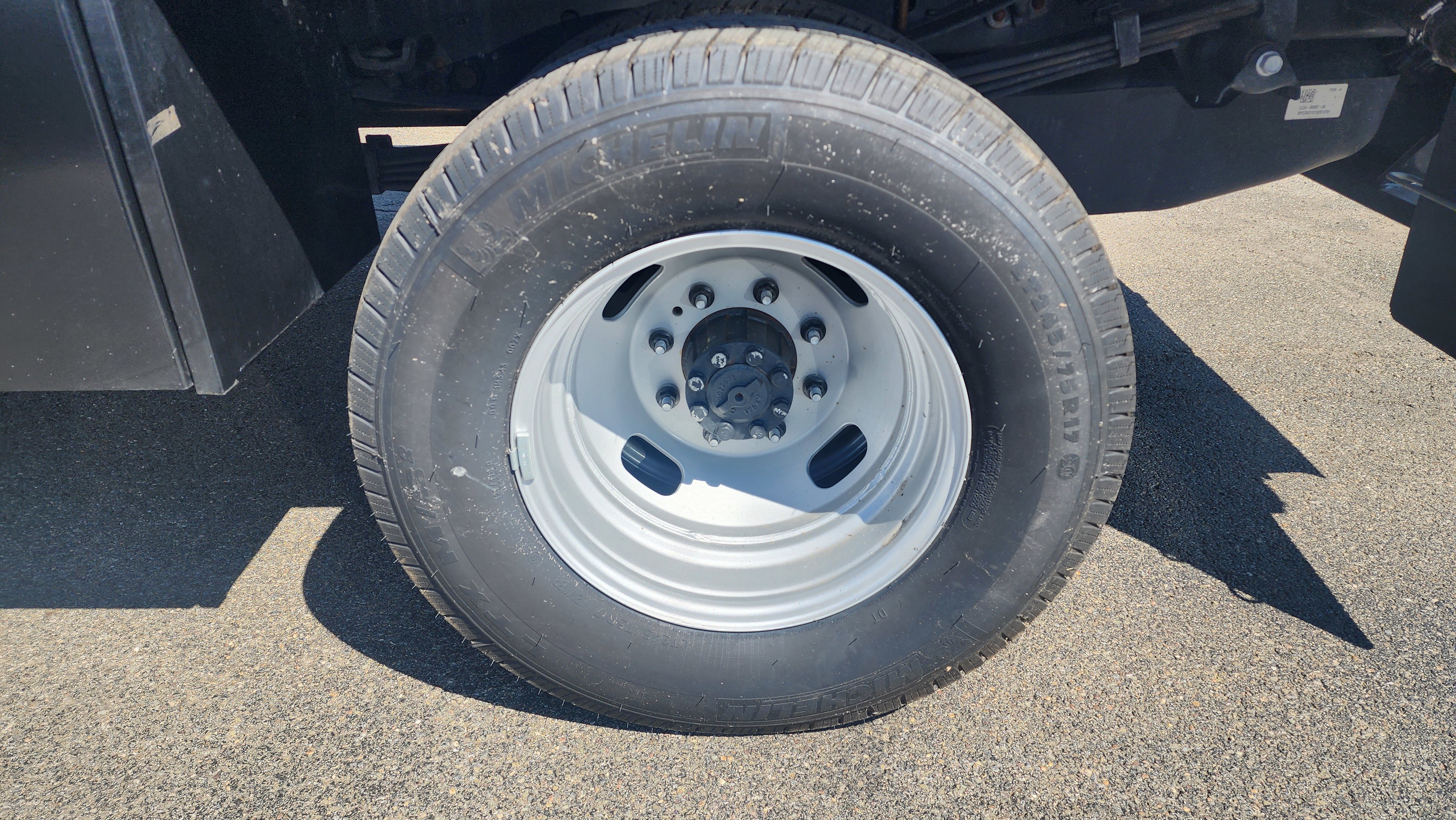 New 2023 Ford F350 XLT w/ XLT Value Package image 8