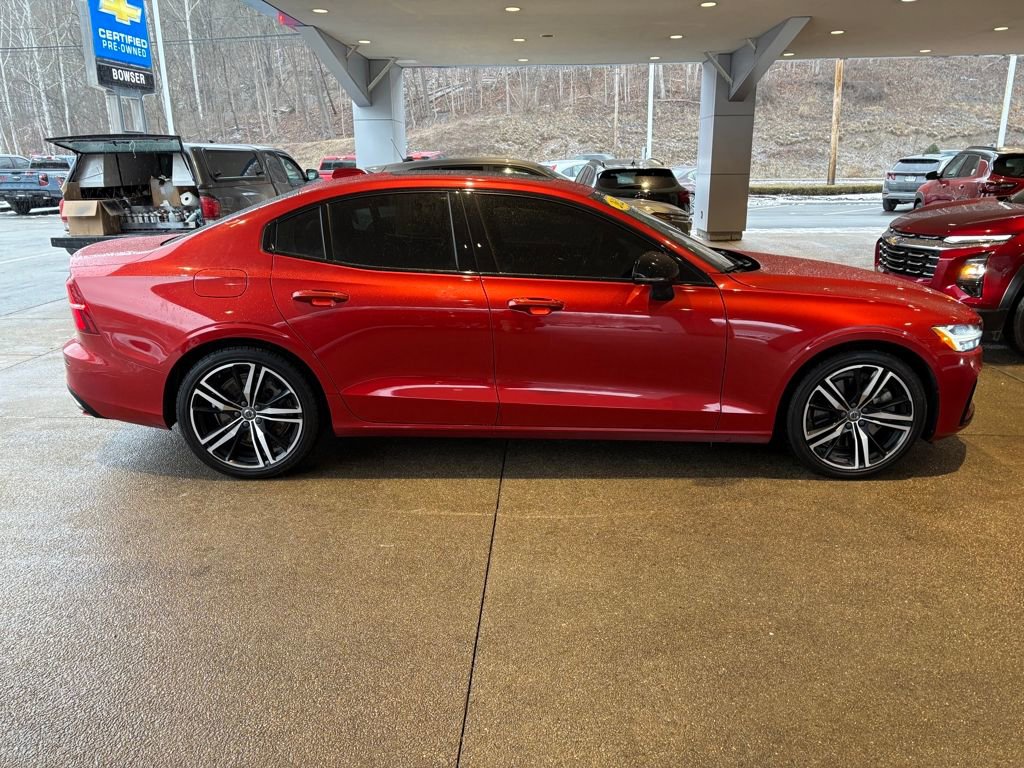 Used 2022 Volvo S60 T8 R-Design Expression w/ Premium Package image 6