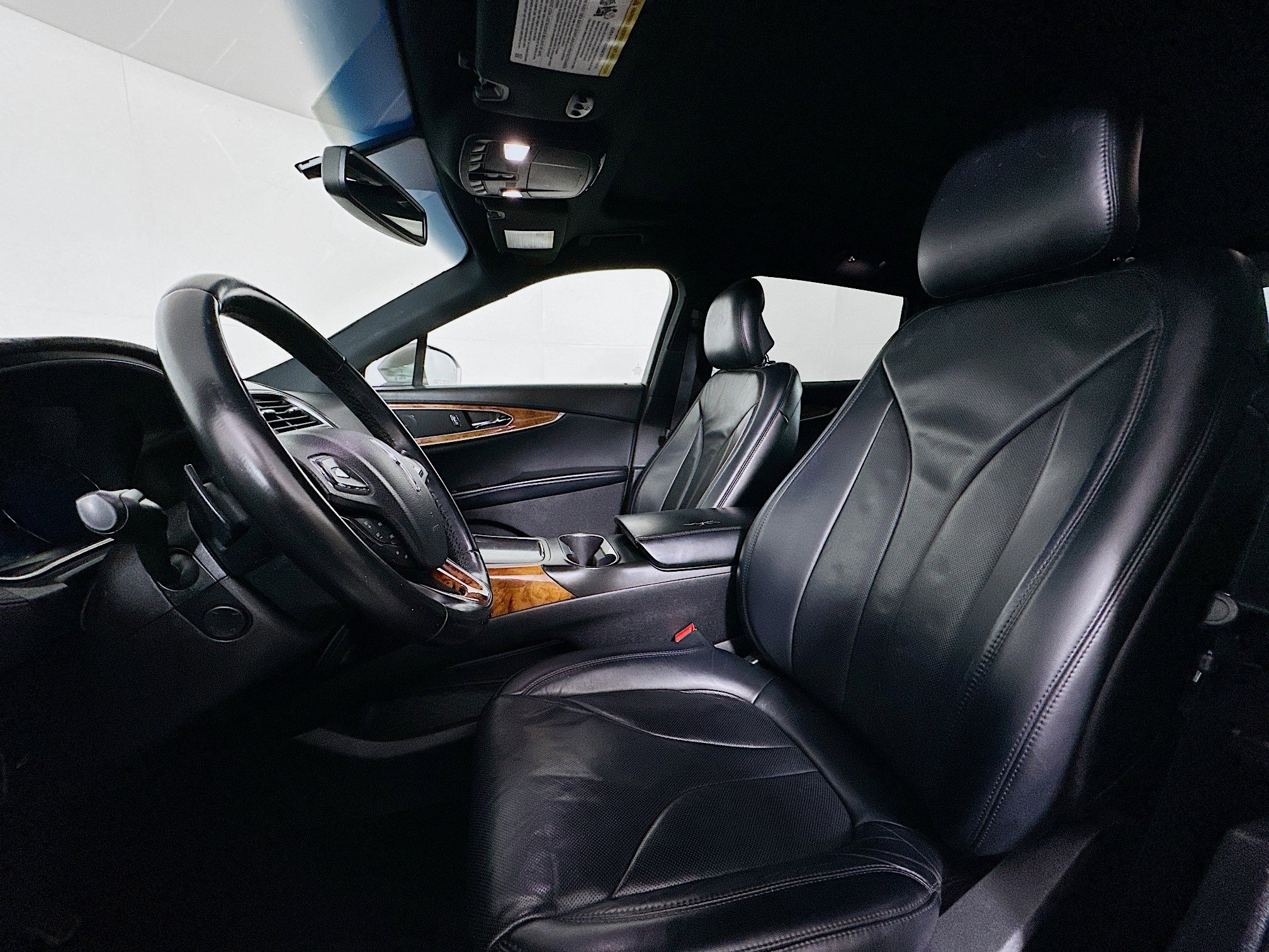 Used 2017 Lincoln MKX Reserve image 13