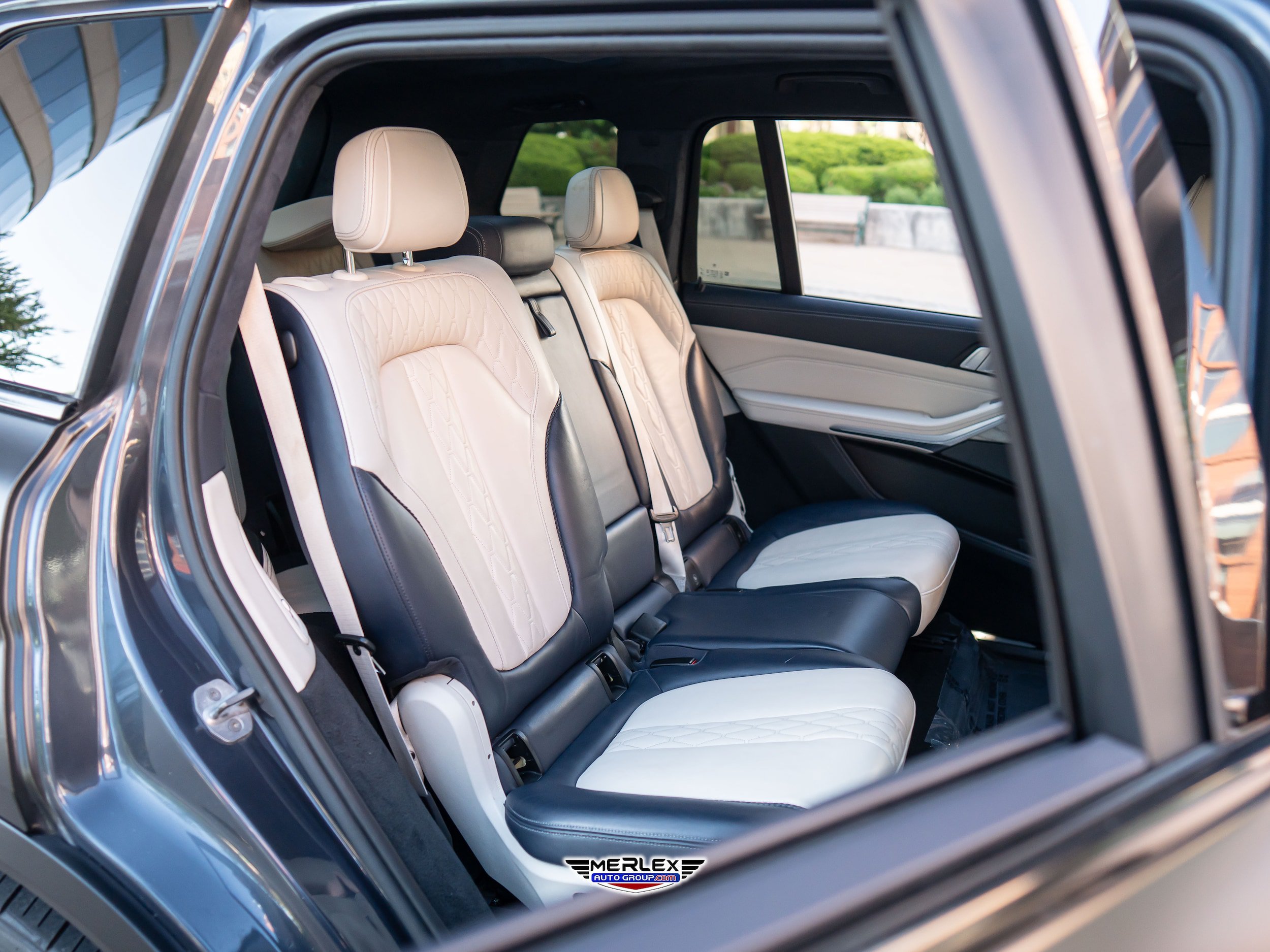 Used 2019 BMW X7 xDrive50i w/ Executive Package AWD/4WD image 18