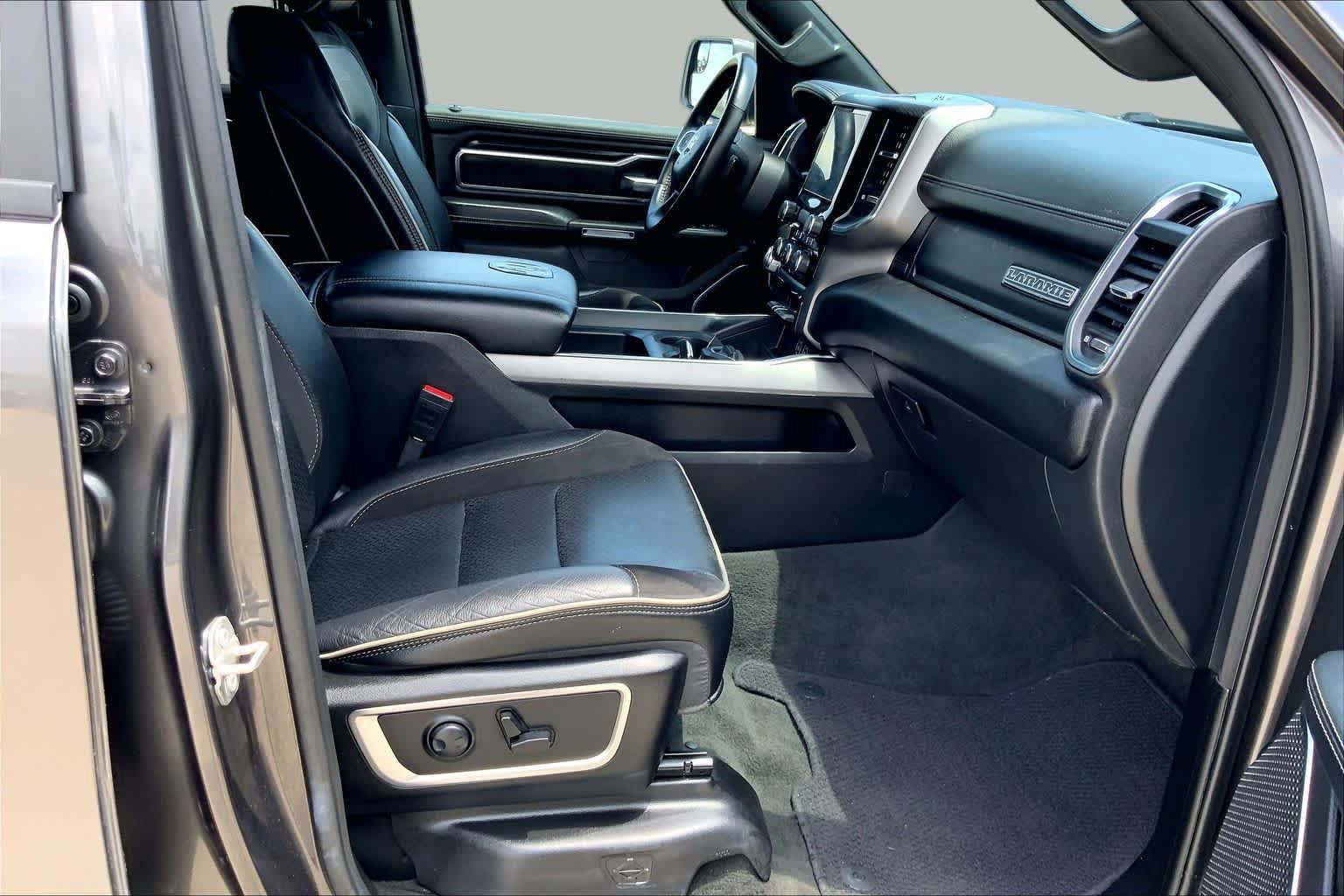 Used 2024 RAM 1500 Laramie AWD/4WD image 9
