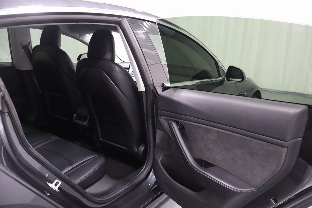 Used 2018 Tesla Model 3 Mid Range image 16