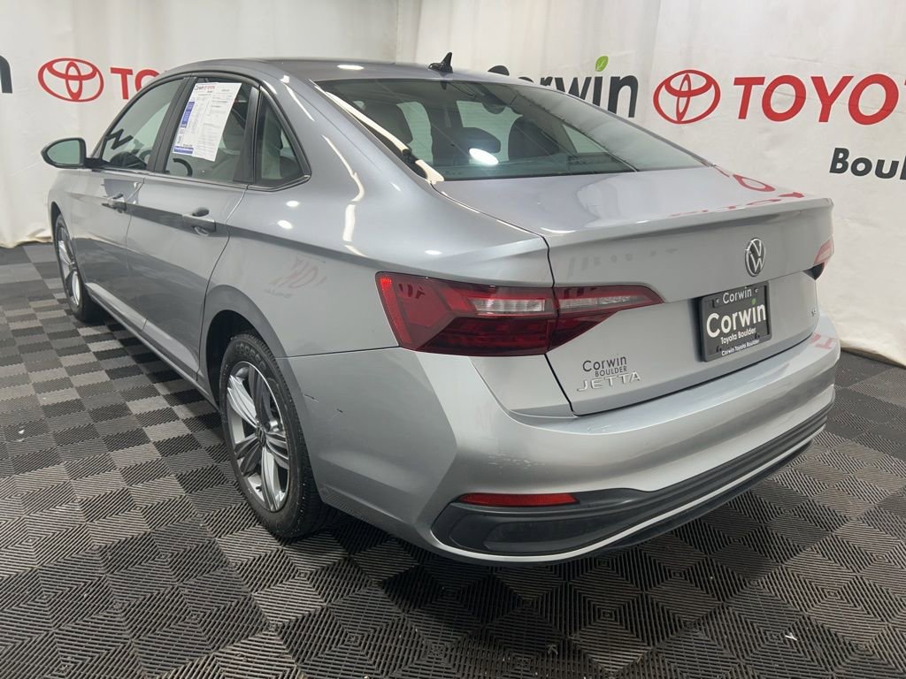 Used 2024 Volkswagen Jetta SE image 5