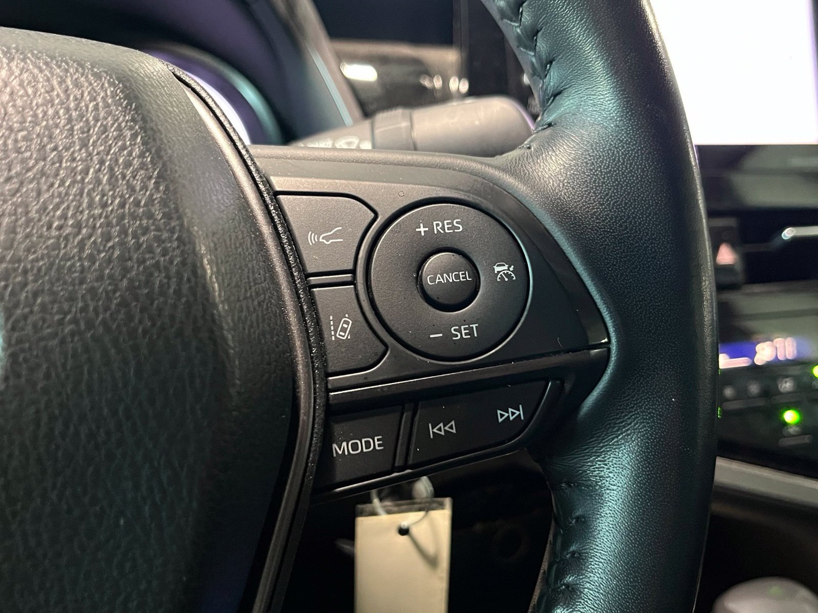 Used 2022 Toyota Camry SE w/ Carpet Mat Package (TMS) FWD image 26