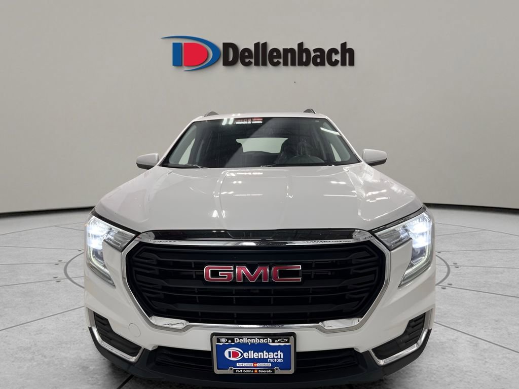 Used 2023 GMC Terrain SLE w/ Driver Convenience Package image 8