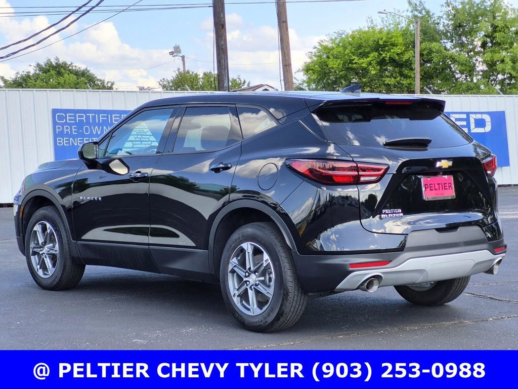 Used 2023 Chevrolet Blazer LT w/ Driver Confidence Package FWD image 4