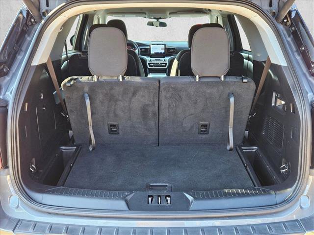 Used 2022 Ford Explorer XLT image 6