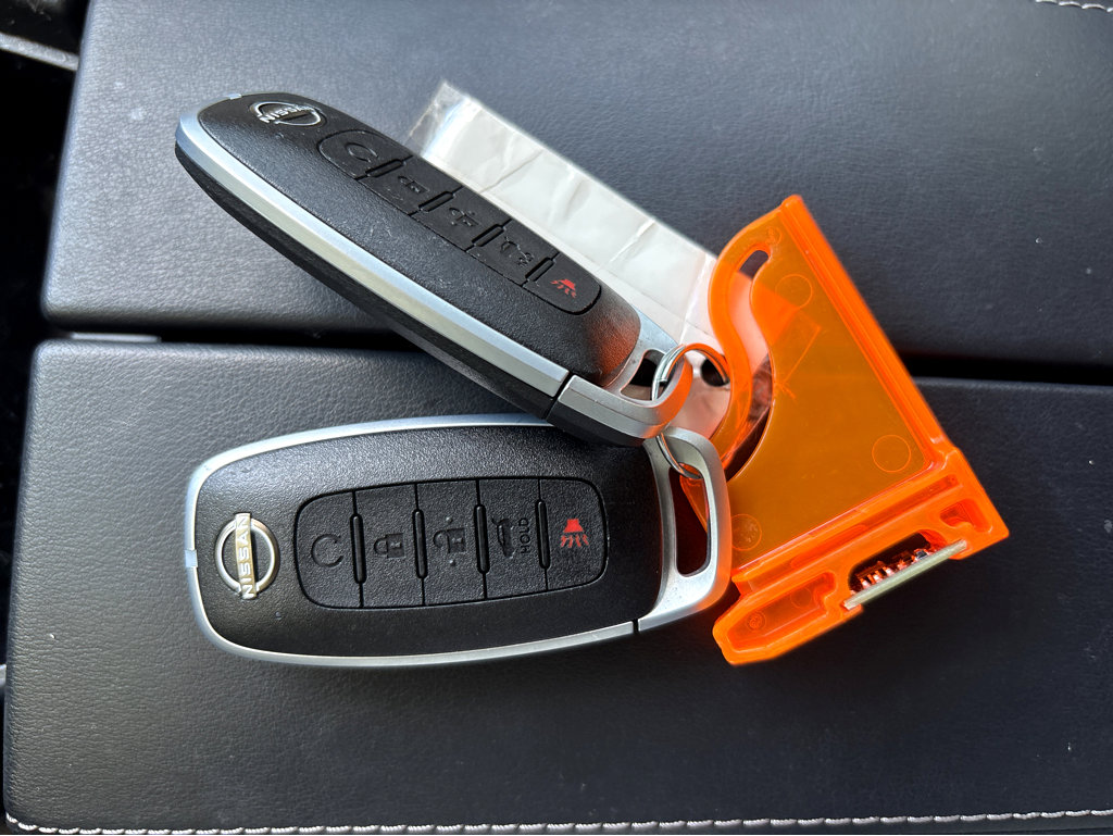 Used 2025 Nissan Rogue SV w/ SV Premium Package image 32