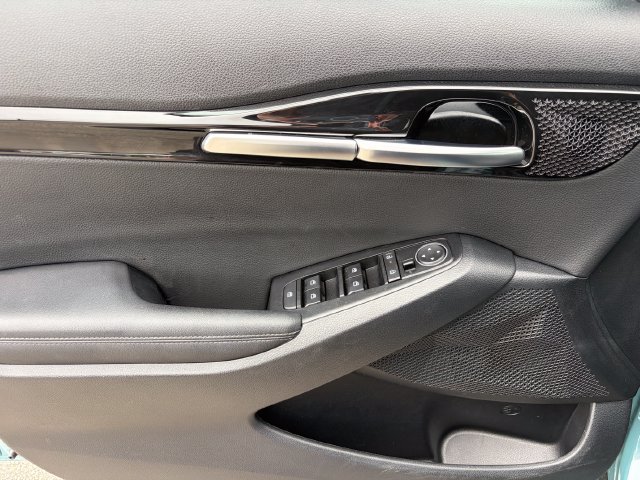 Certified 2025 Kia Seltos S FWD image 22