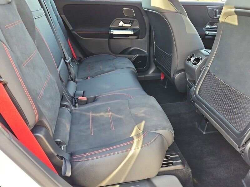 Used 2023 Mercedes-Benz GLB 35 AMG 4MATIC w/ Premium Package image 15