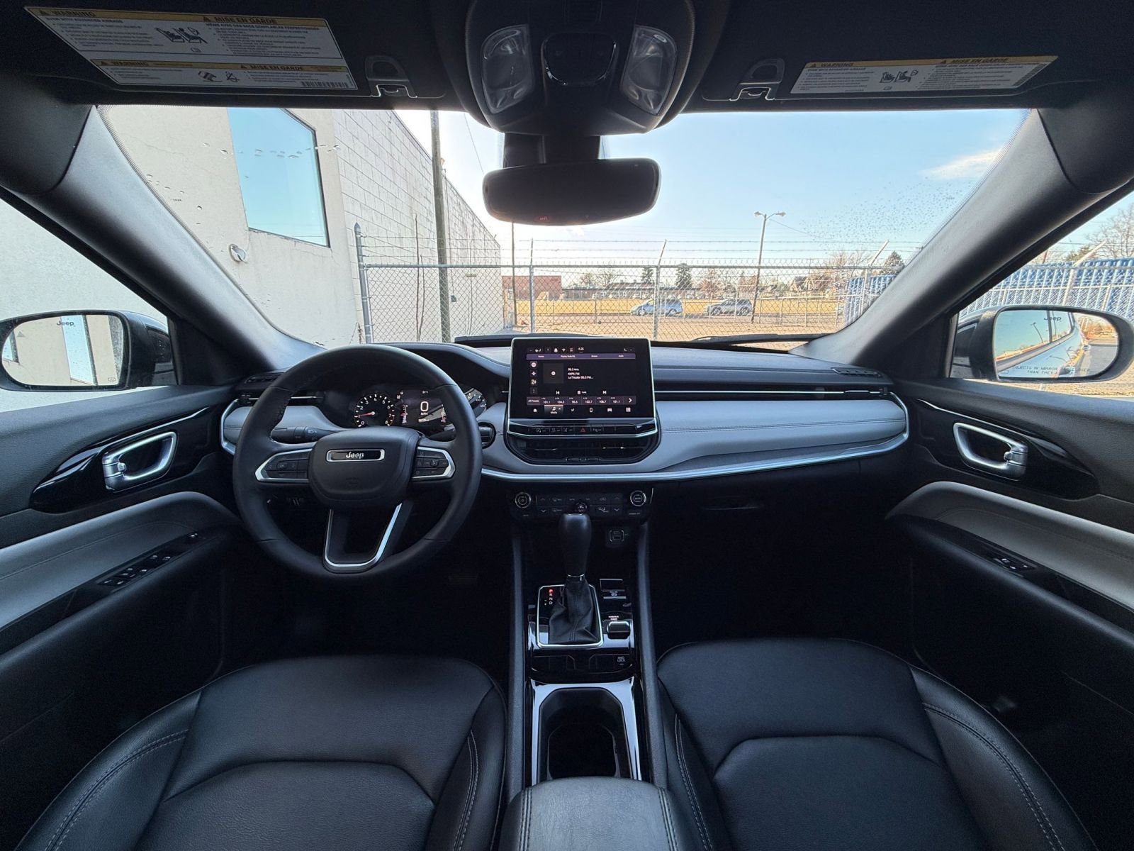 Used 2025 Jeep Compass Limited image 33