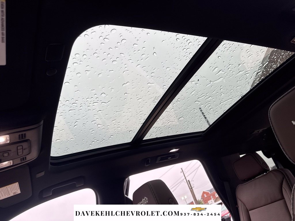 Used 2024 Chevrolet Tahoe High Country AWD/4WD image 23