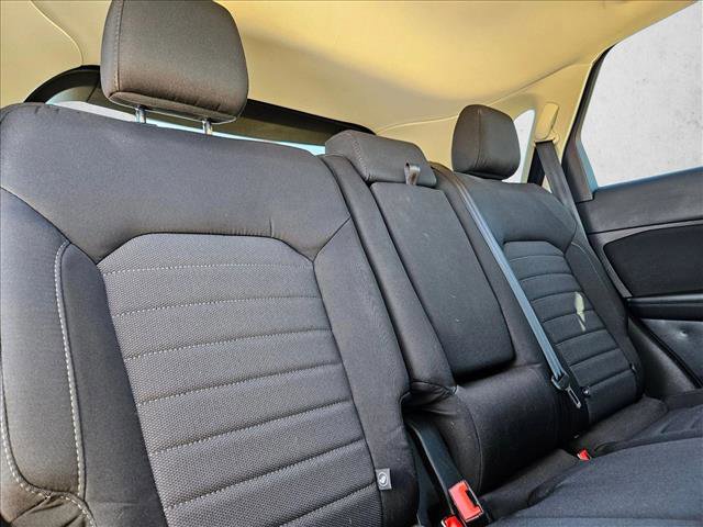 Used 2015 Ford Edge SE image 21