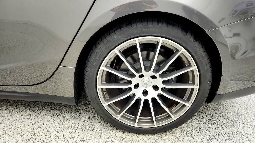 Used 2017 Maserati Ghibli RWD image 9