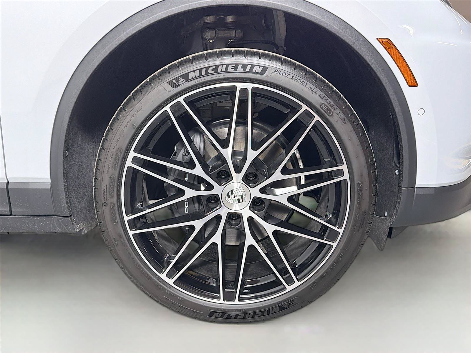 Certified 2026 Porsche Macan 4 Electric RWD image 14