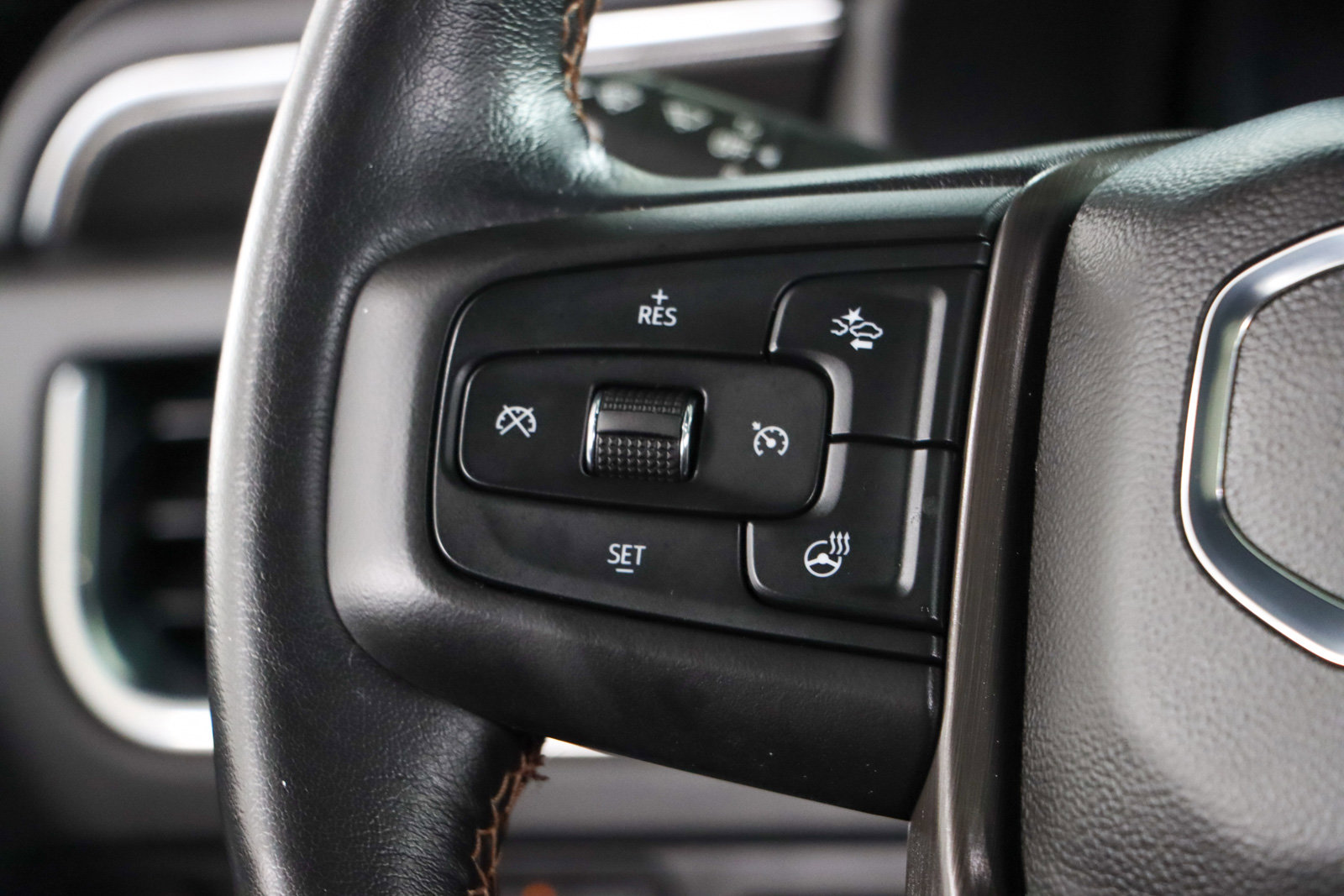 Used 2022 GMC Yukon AT4 image 14