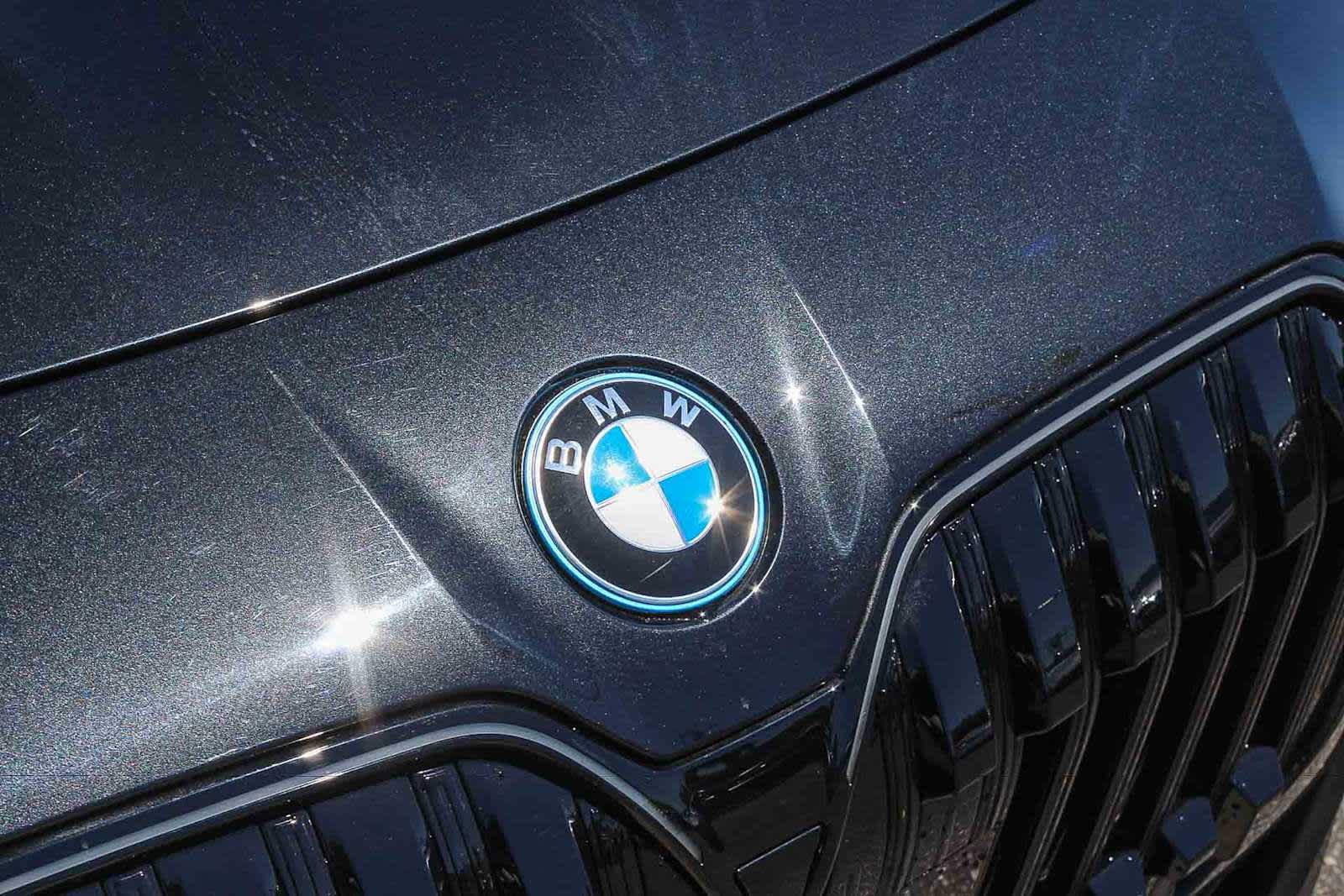 Certified 2025 BMW i7 eDrive50 w/ Executive Package RWD image 11
