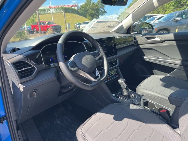 New 2025 Volkswagen Taos SE image 6