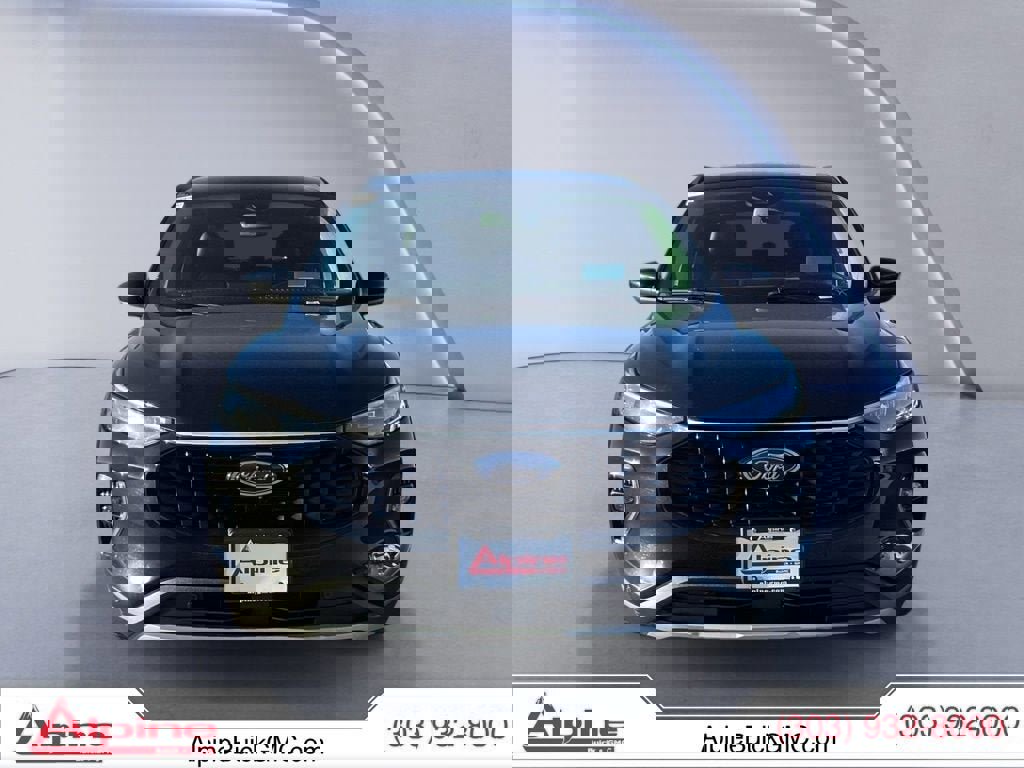 Used 2023 Ford Escape Platinum w/ Premium Technology Package image 8