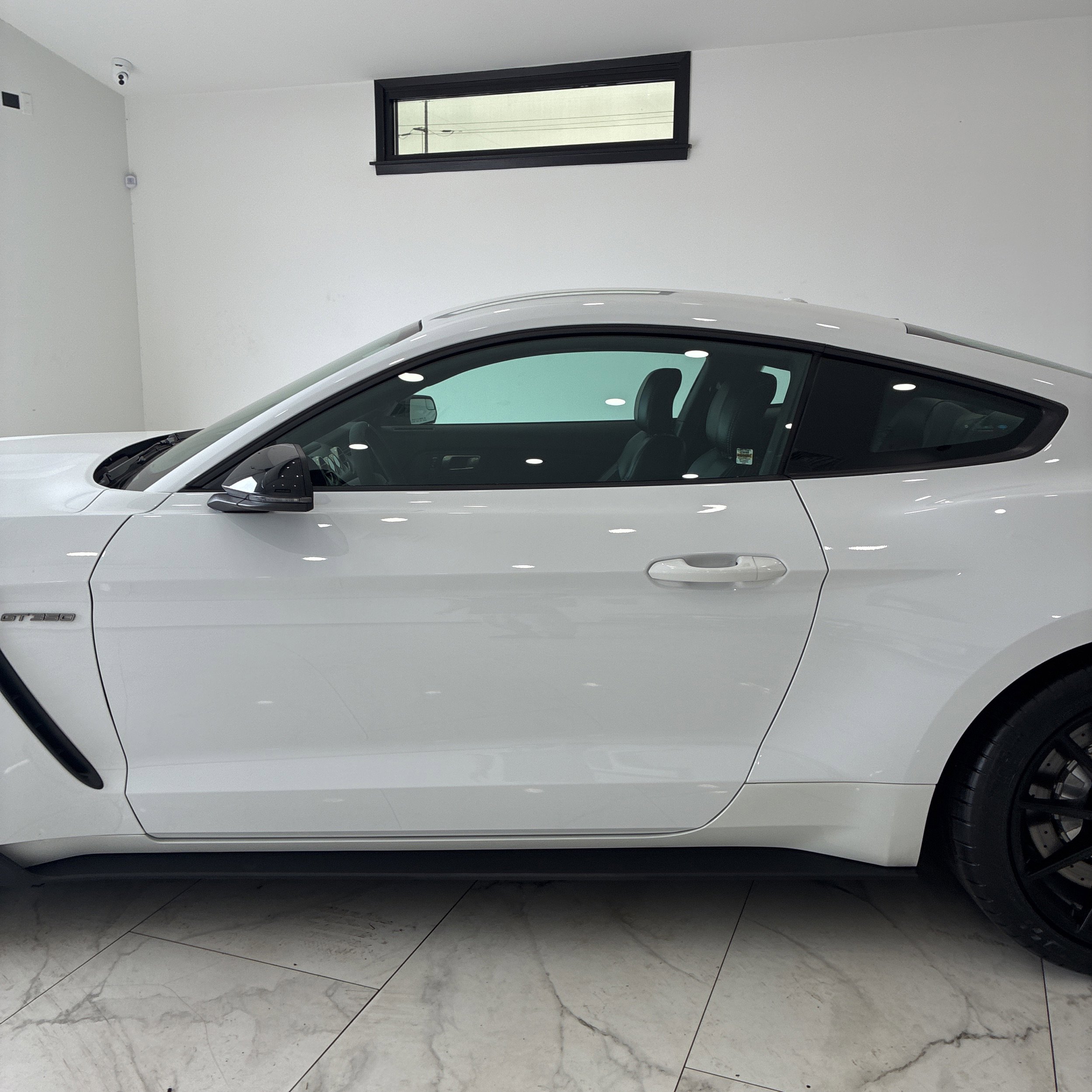 Used 2016 Ford Mustang Shelby GT350 w/ Technology Package RWD image 5