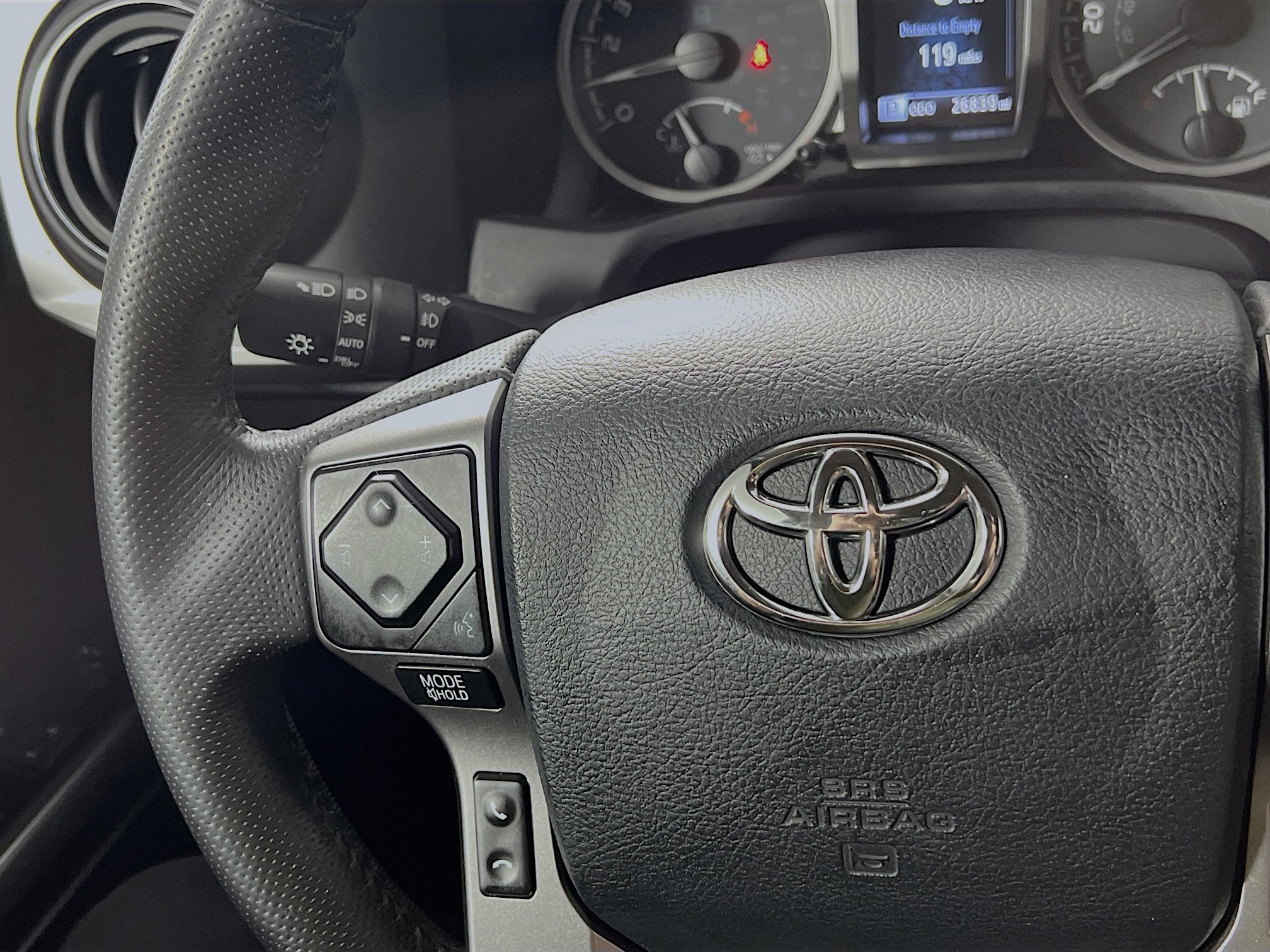 Used 2023 Toyota Tacoma SR5 w/ Technology Package image 19