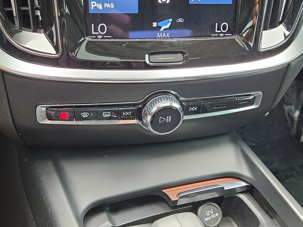 Used 2022 Volvo S60 B5 Inscription FWD image 28