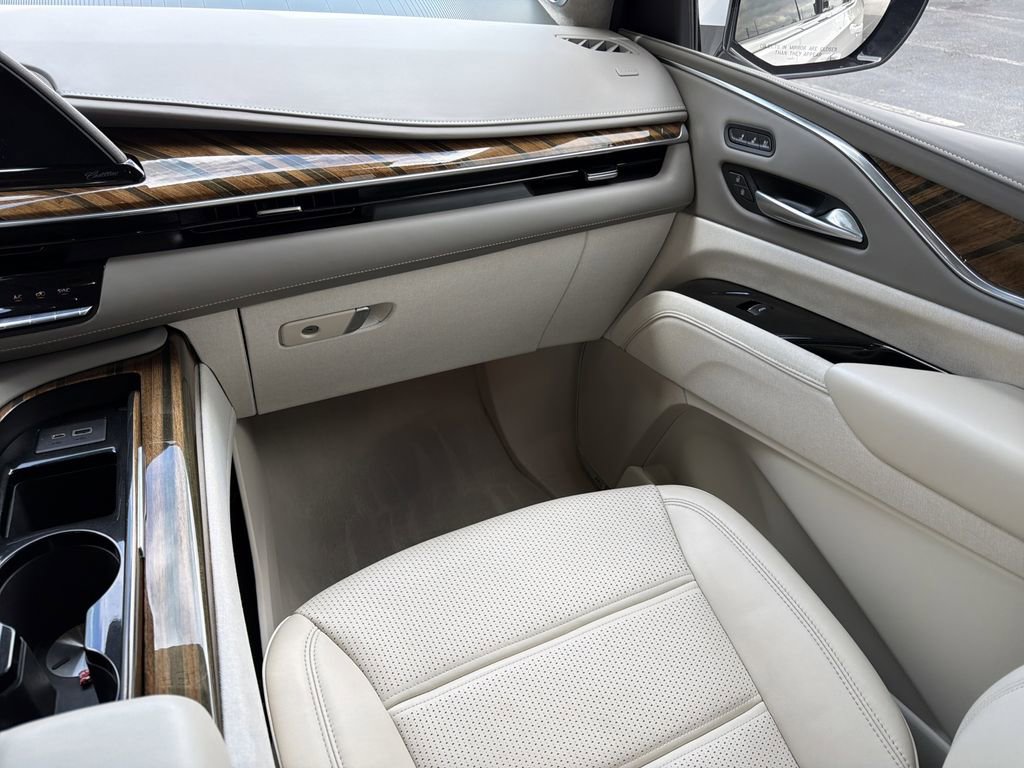 Certified 2021 Cadillac Escalade Premium Luxury Platinum image 26