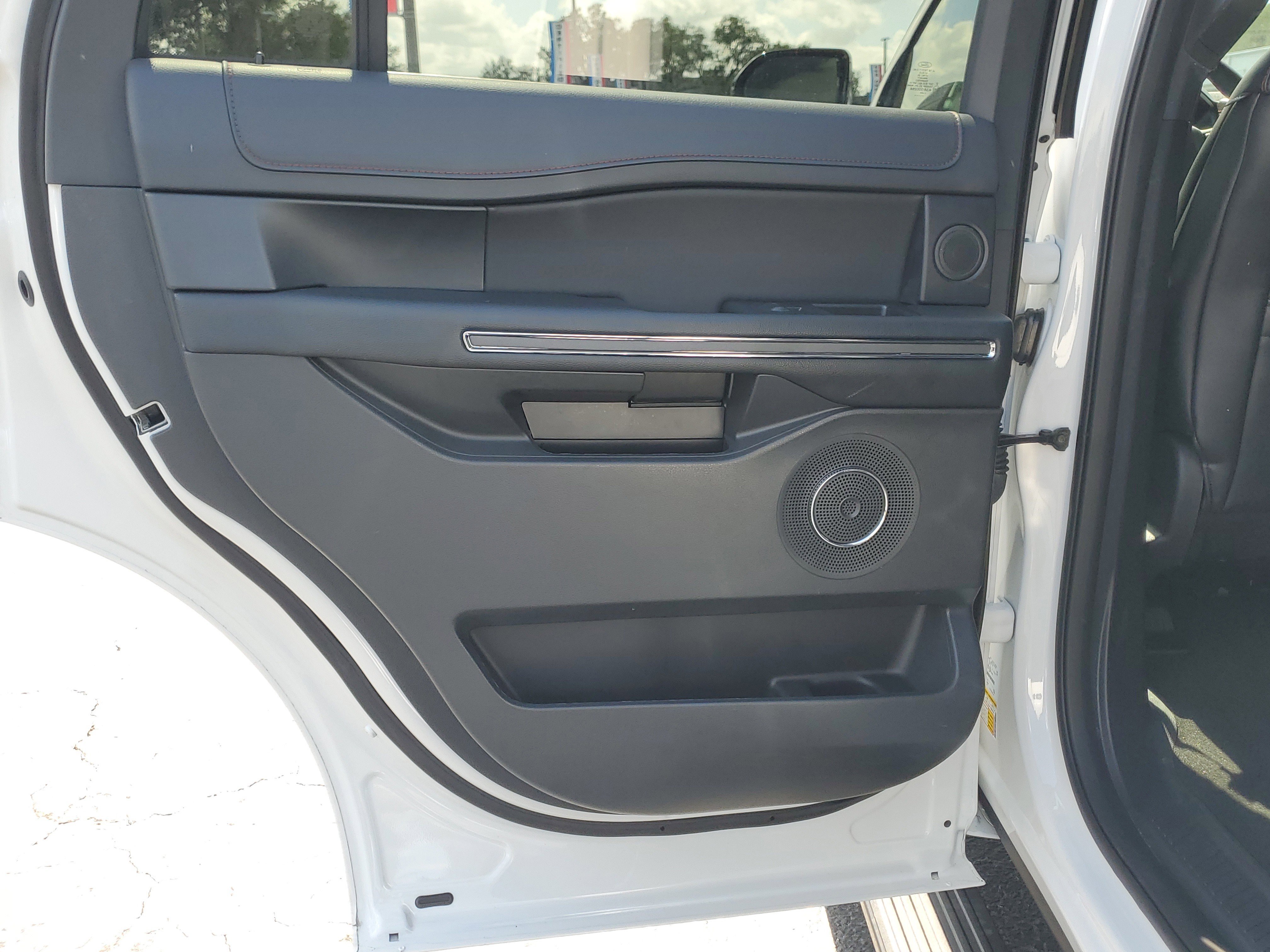 Certified 2024 Ford Expedition Limited image 11