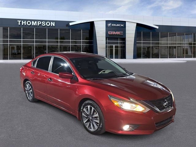 Used 2016 Nissan Altima 2.5 SV image 1