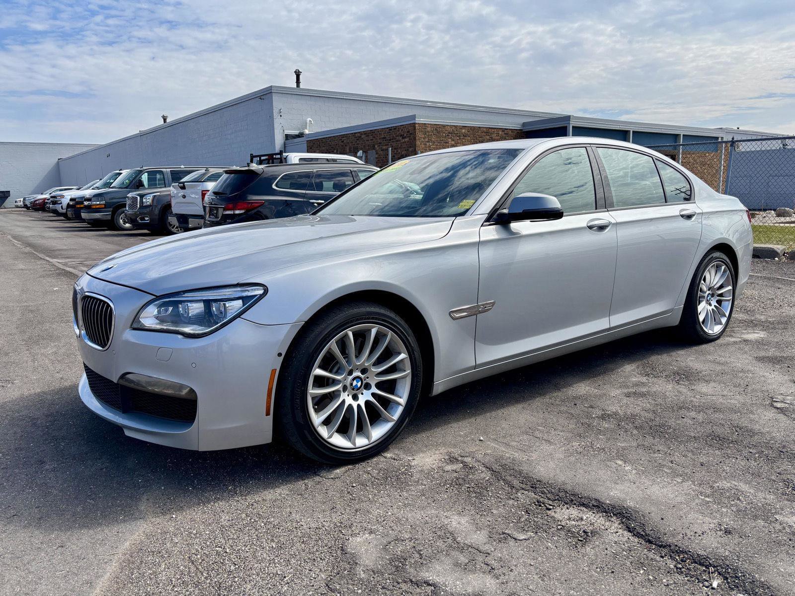 Used 2014 BMW 750i xDrive image 12