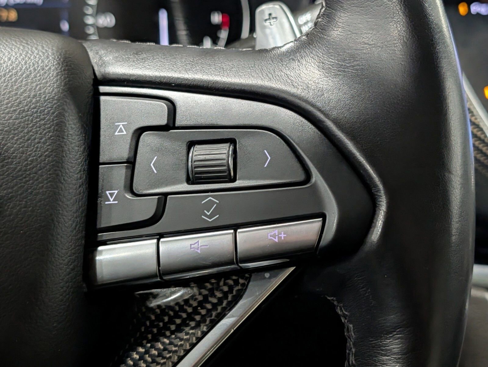 Used 2023 Cadillac XT6 Sport AWD/4WD image 38