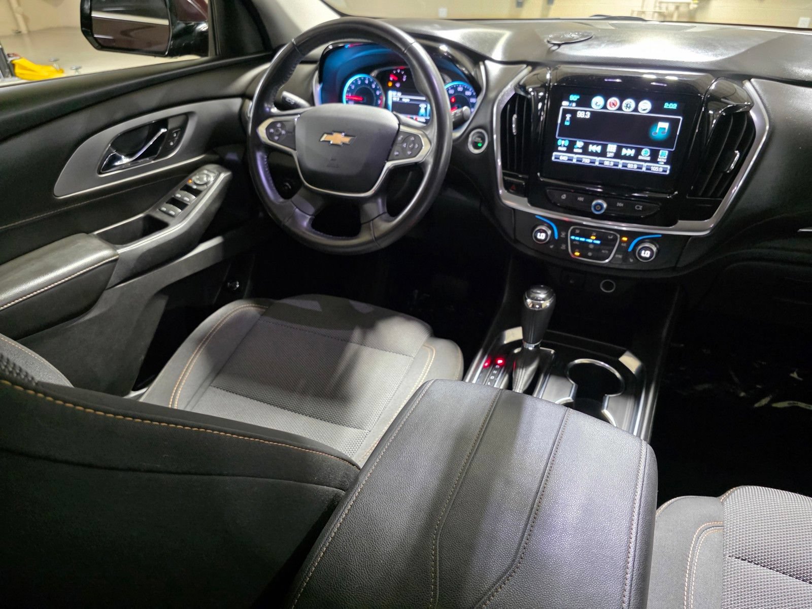 Used 2018 Chevrolet Traverse LT FWD image 20