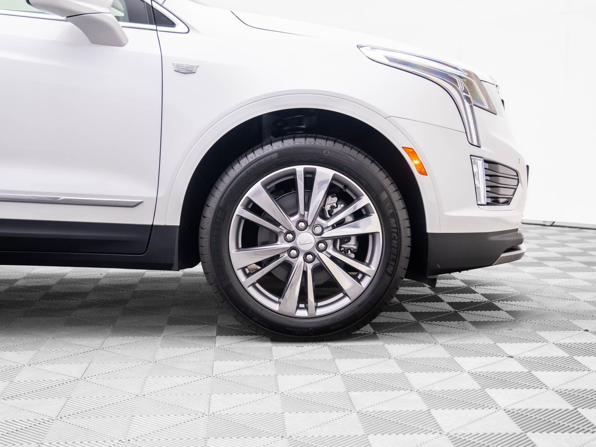 New 2025 Cadillac XT5 Premium Luxury AWD/4WD image 34