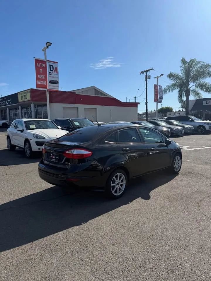 Used 2015 Ford Fiesta SE w/ Equipment Group 201A image 5