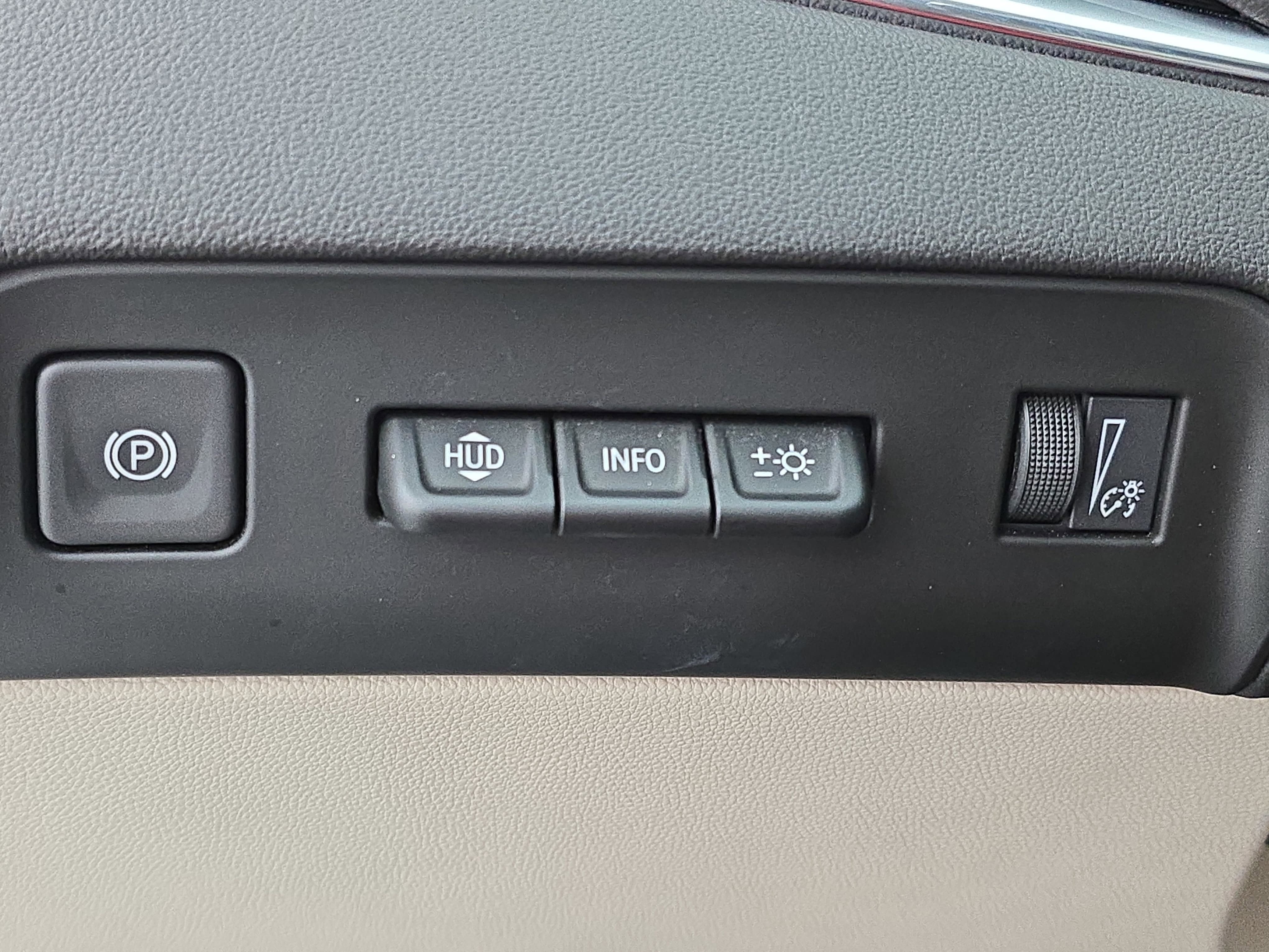 Used 2024 Buick Enclave Avenir w/ Avenir Technology Package FWD image 27
