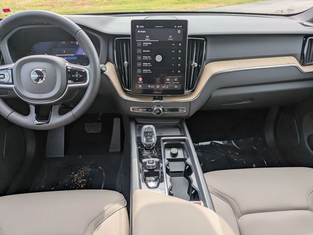 New 2026 Volvo XC60 B5 Core w/ Protection Package Premier AWD/4WD image 16