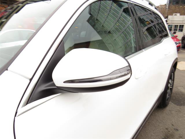 Used 2025 Mercedes-Benz GLB 250 4MATIC image 24