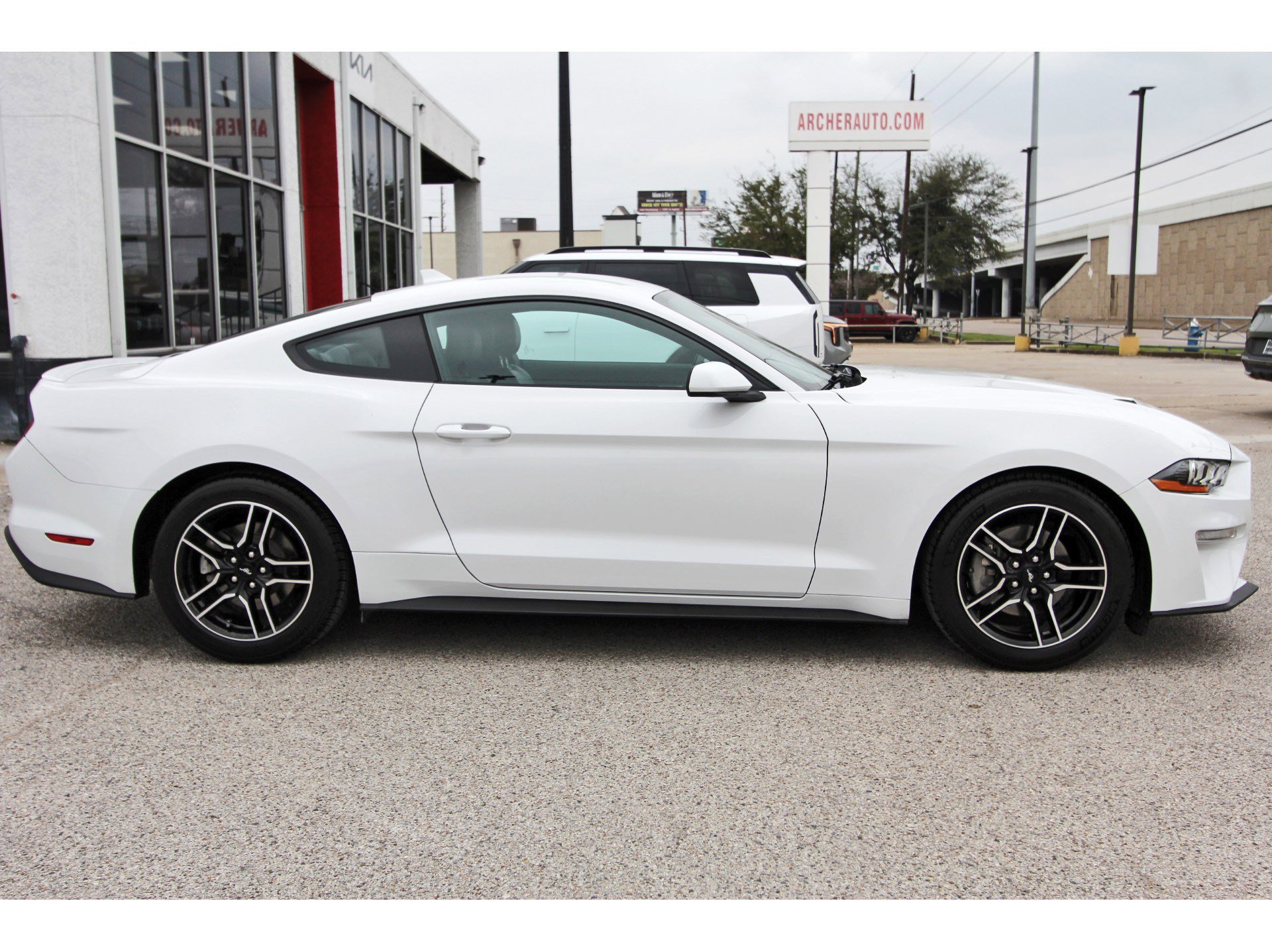 Used 2021 Ford Mustang Premium image 8