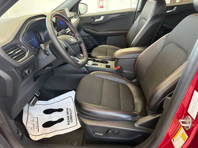 Certified 2024 Ford Escape ST-Line w/ Tech Pack #1 AWD/4WD image 16