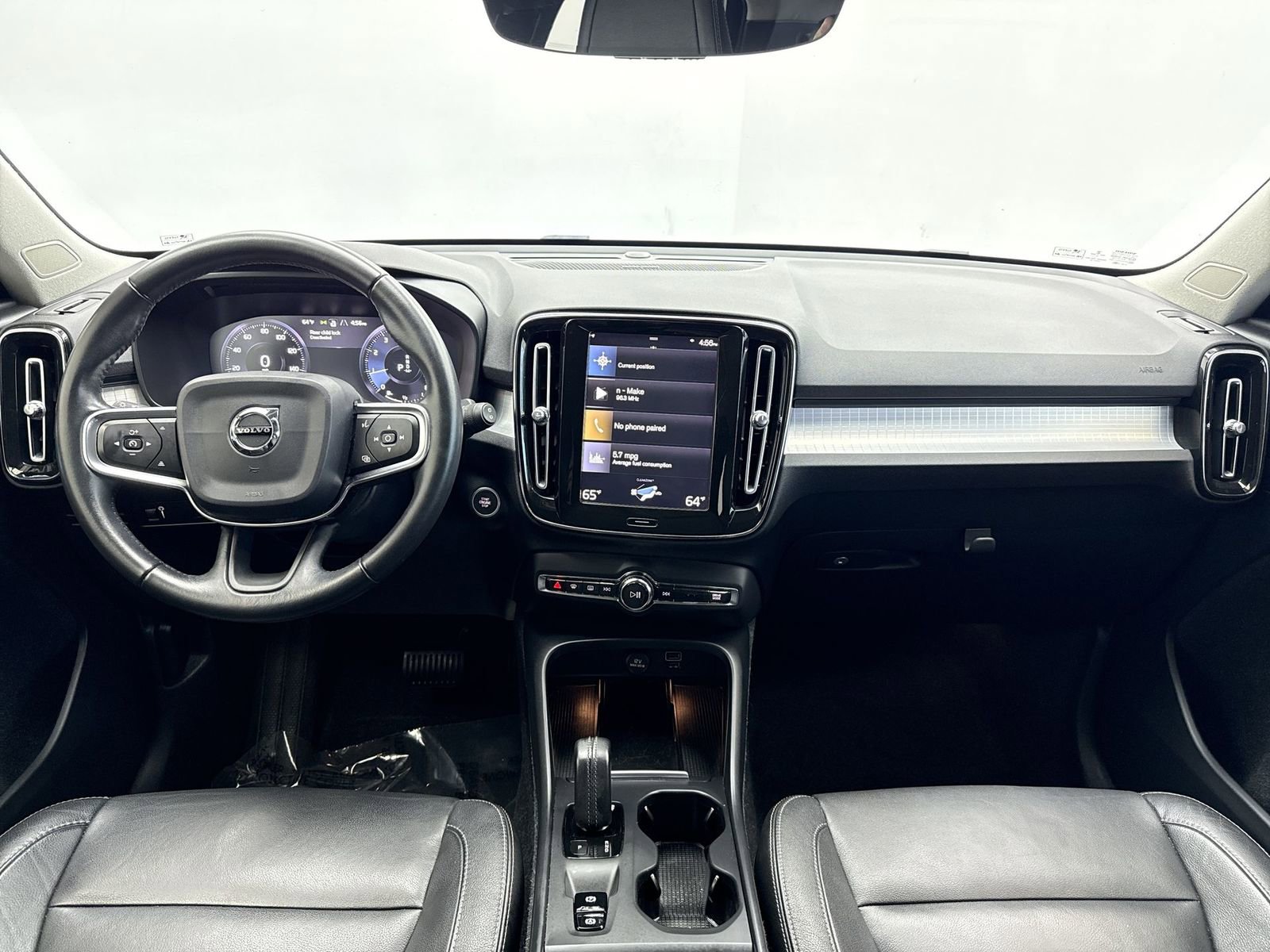 Used 2019 Volvo XC40 T5 Momentum image 14