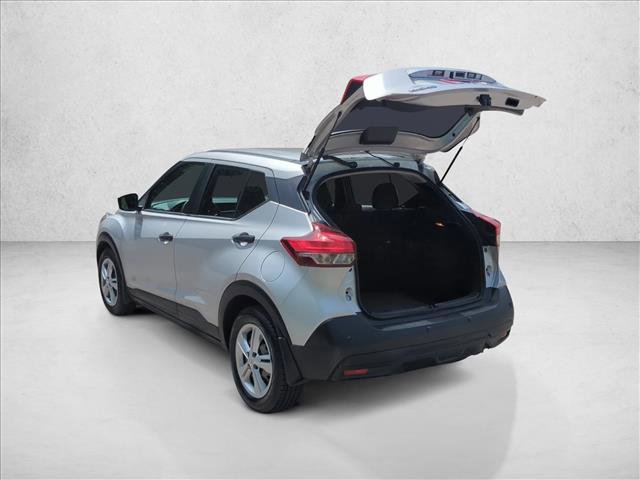 Used 2020 Nissan Kicks S FWD image 10