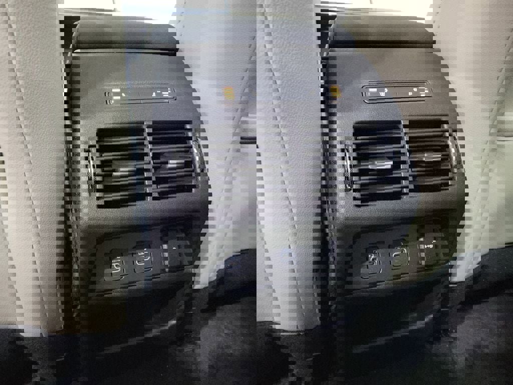 New 2025 Land Rover Discovery Sport S image 23