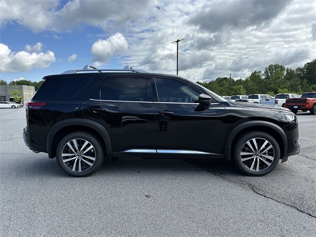 New 2025 Nissan Pathfinder Platinum image 9