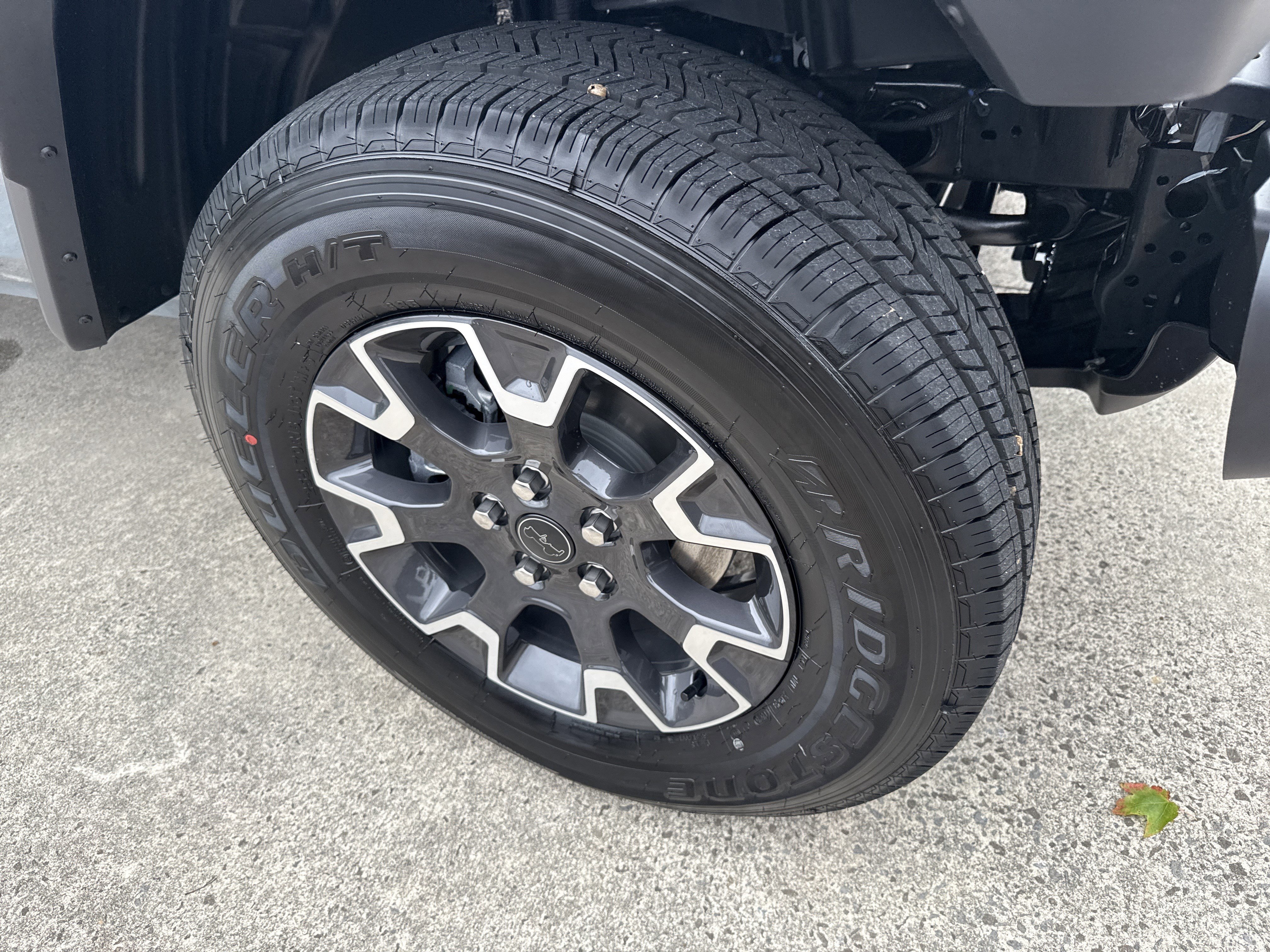 New 2025 Jeep Gladiator Sport w/ Premium Package image 13