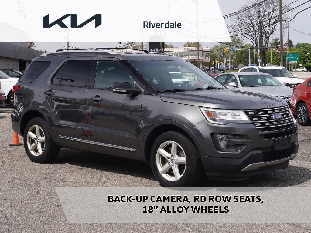 Used 2016 Ford Explorer XLT AWD/4WD image 1