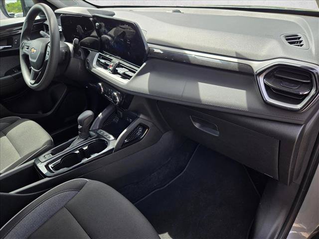 Used 2025 Chevrolet TrailBlazer LT FWD image 20